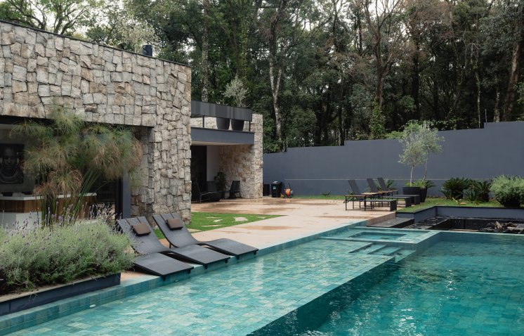 �REA EXTERNA / PAISAGISMO / PISCINA